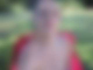 Live cam show with Dionekiss - Tiny Tits on Camsoda