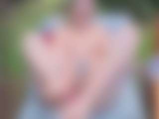Live cam show with Dionekiss - Green Eyes on madthumbs