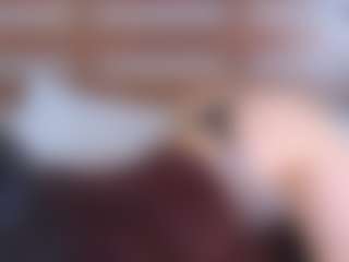 Live cam show with KaraParsons - Skinny on Camming Site
