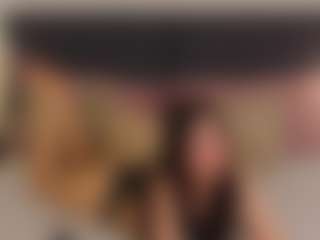 Kira-Moonnn's Live Sex Cam Show