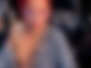Live cam show with LAURA - Red Hair on friskycurves.com