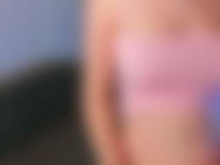 Live cam show with LyriaVespera - Green Eyes on SmokeAndPoke