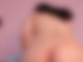 Live cam show with Mia Collins - Ball Sucking on sexytreat.net