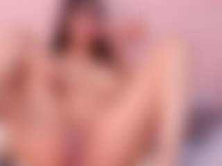 Live cam show with Mia Collins - Middle Aged on friskycurves.com