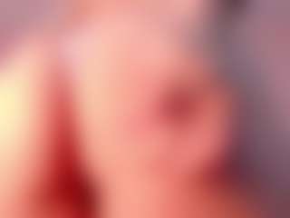 Live cam show with Mia Collins - Tittyfuck on friskycurves.com