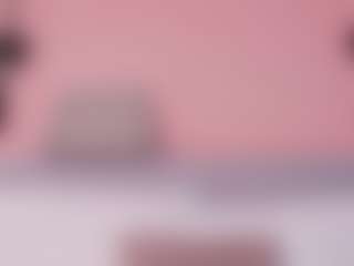 Live cam show with Mia Collins - Middle Aged on Camsoda