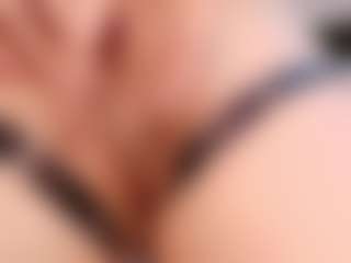Mia Collins's Live Sex Cam Show