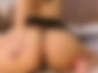 Mia Collins's Live Sex Cam Show