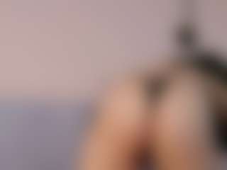 Mia Collins's Live Sex Cam Show
