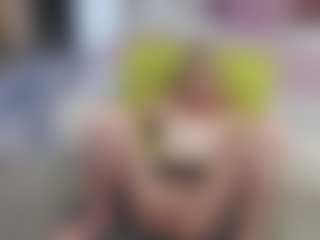 Live cam show with AliceWiss - Handjob on slutload