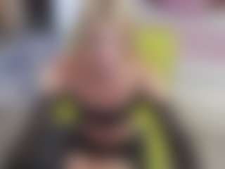 Live cam show with AliceWiss - Blue Eyes on livesuperchat.net