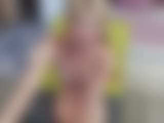Live cam show with AliceWiss - Spank Blonde Hair on Mixed Magazine Live