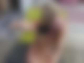 Live cam show with AliceWiss - Smoking on Soda Cam