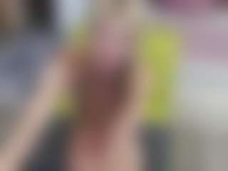 Live cam show with AliceWiss - Flashing on CamwithHer