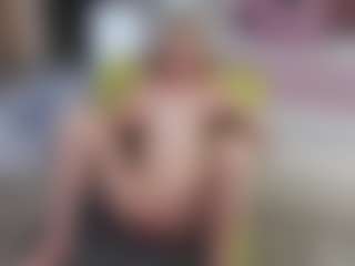 Live cam show with AliceWiss - New Small Tits on Gym Cam Girls