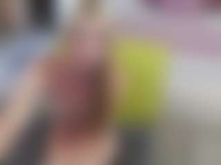 Live cam show with AliceWiss - Normal on Camsoda