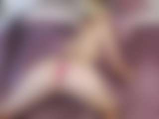 Live cam show with AliceWiss - Moaning on Camsoda