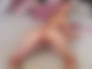 Live cam show with AliceWiss - Petite on crypto-cams