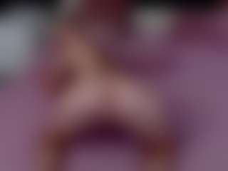 Live cam show with AliceWiss - Moaning on TastyBlacksLive