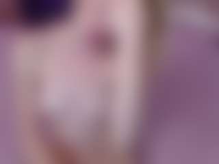 Live cam show with AliceWiss - Cute on Hubzter Live