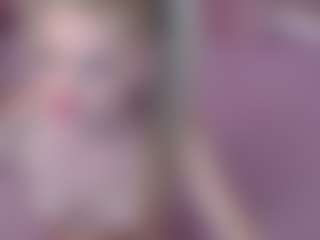 Live cam show with AliceWiss - Moaning on Camsoda