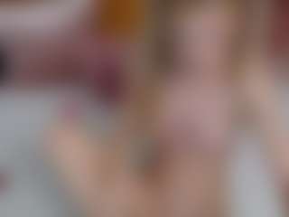 Live cam show with AliceWiss - Asshole on Gym Cam Girls