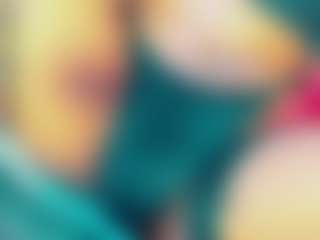 Live cam show with amanda-cax - Tease on AdultVida.com