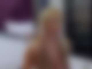 Live cam show with BriannaSpiceX - Spy Mature on Livezox