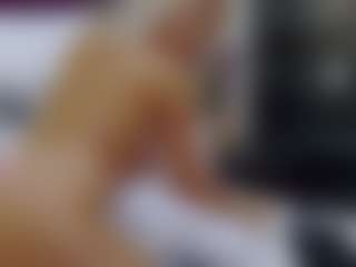 BriannaSpiceX MILF webcam performer live streaming