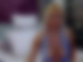 BriannaSpiceX MILF webcam performer live streaming