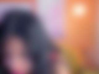Live cam show with Emily-Smith-T - Oil on AdultVida.com
