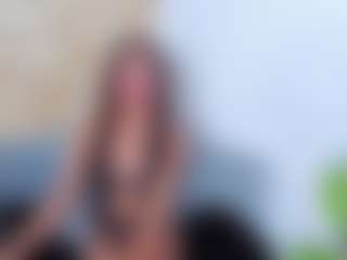 Live cam show with EvelynRousse - Ebony Teen (18+) on sexylive.show