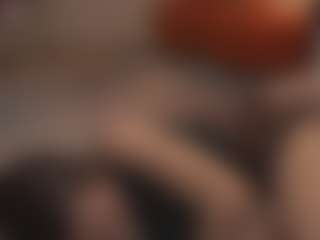 Live cam show with LeeannVides - Body Massage on Camming Site