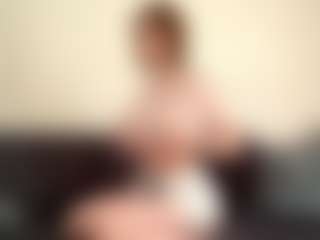 Live cam show with RavenPiszczatowski - Teen (18+) on Cam Slut