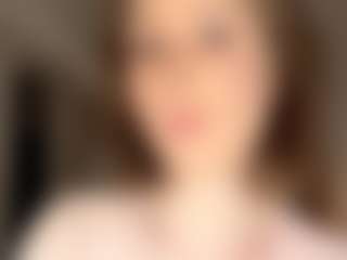 Live cam show with RavenPiszczatowski - Average on Camming Site