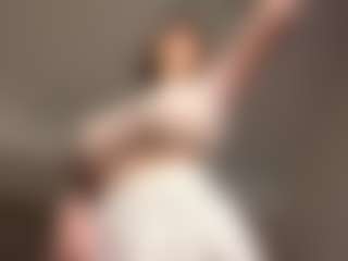 Live cam show with RavenPiszczatowski - Tease Black on Milfs Live