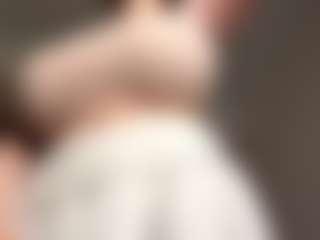 Live cam show with RavenPiszczatowski - Average on Camsoda