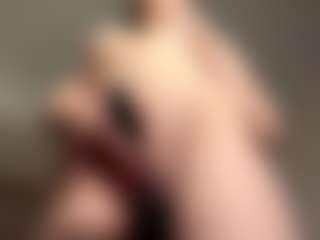 Live cam show with RavenPiszczatowski - Cumshot on Milfs Live
