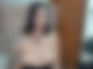 Live cam show with SophiaCarterr - Nipple Piercings on Big Tits