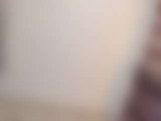 Live cam show with Vaiiolett-t - Squirt on Camsoda