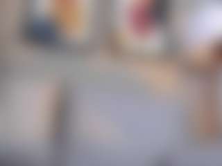 Vaiiolett-t MILF webcam performer live streaming