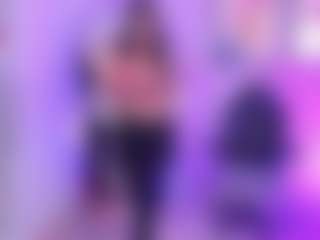 Live cam show with Vaiiolett-t - Strapon on Camsoda