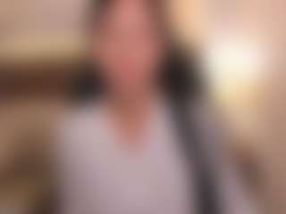 Live cam show with amber-willow - Oil on AdultVida.com