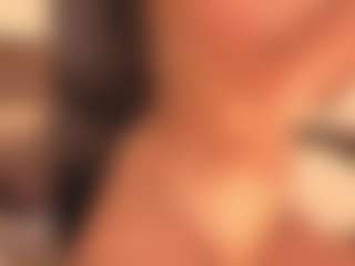 Live cam show with amber-willow - Petite Teen (18+) on Dolls Live