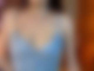 Live cam show with Lia-Queen - Thin on Camsoda
