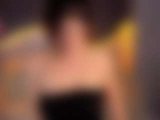 Live cam show with Lia-Queen - Facial on Camiplay Live