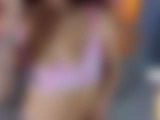 Live cam show with Lia-Queen - Facial on Milfs Live