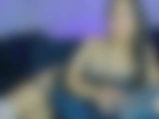 Live cam show with Lunaliaa - Facial on Camsoda