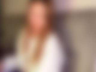 Live cam show with MaggiePaxman - Sexting on AdultVida.com