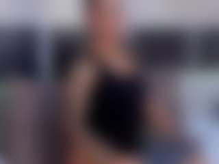Live cam show with Natalia-Cruzz - Middle Aged on UwU Esports